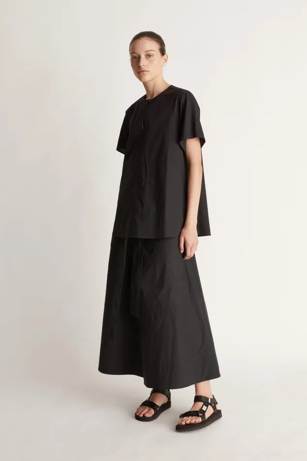 Women Tops And Shirts Lee Mathews LM Poplin Tee Black