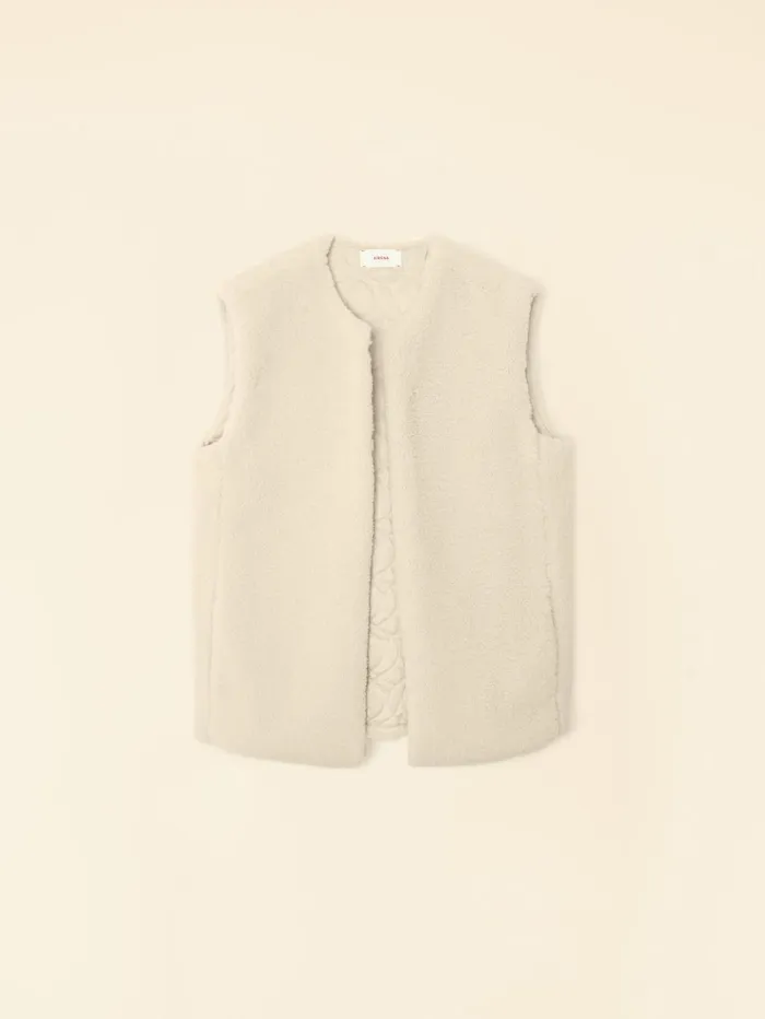 XRENA Cream Thea Vest Women Sweaters and Jackets XRENA Cream Thea Vest Women Sweaters and Jackets