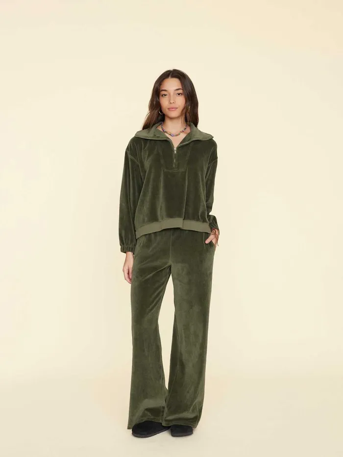 XRENA Olivine Mavis Velour Sweatpant Women Sweats and Tees